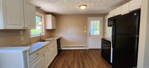 13 Conlin Dr, Enfield CT 06082-5020 exterior