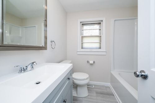 50156 Cable Lakeview Dr, Dowagiac MI  49047-8922 exterior