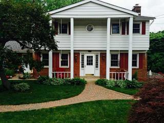 1722 Mountain View Dr, Monroeville PA  15146-2057 exterior