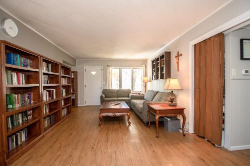 1151 Charlton St, Saint Paul MN 55118-2119 exterior