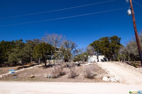 864 Hillside Dr, Spring Branch TX 78070-3808 exterior