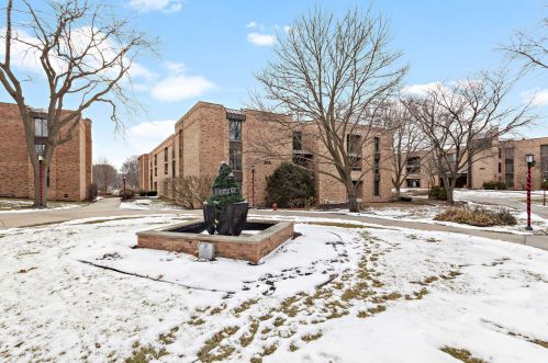 1818 Shorewood Blvd, Milwaukee WI 53211-2536 exterior