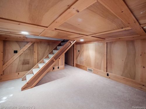 2009 Victoria Hl, Rochester MI exterior