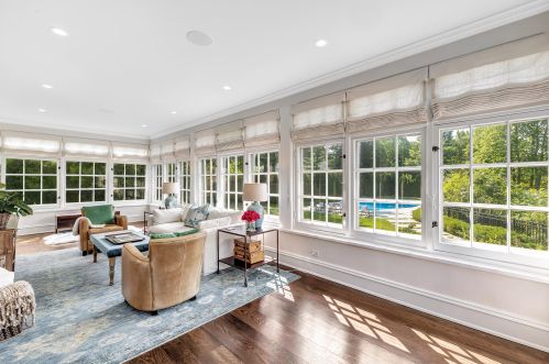 1469 Lilac Ln, Milwaukee WI  53217-2960 exterior