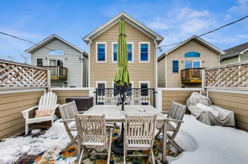 2236 Fletcher St, Chicago IL 60634-4033 exterior