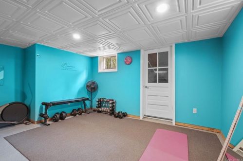 24 Tamarack Hl Dr, Poughkeepsie NY 12603-1112 exterior