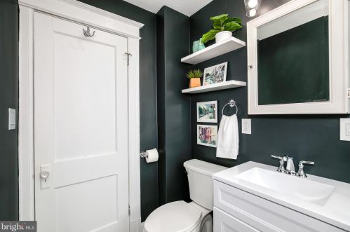 414 Seward Sq, Washington DC 20003-1157 exterior