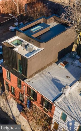 743 Cleveland St, Philadelphia PA  19146-1811 exterior