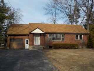 1201 Cresse Ave, Schenectady, NY 12309-5027