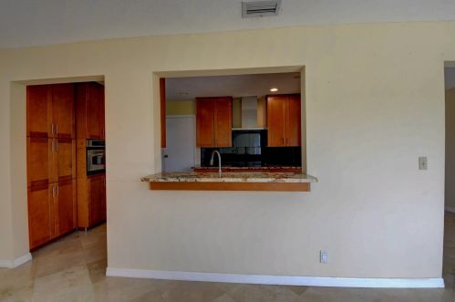 2390 14 Ave, Boynton Beach FL 33426-5871 exterior