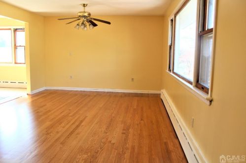 85 Holly Rd, Iselin NJ  08830-1530 exterior