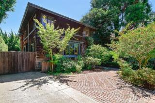 2900 Derby St, Berkeley, CA 94705-1327