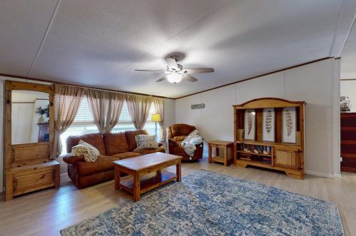 21 Roy Webb Rd, Huntsville TX 77320-1670 exterior