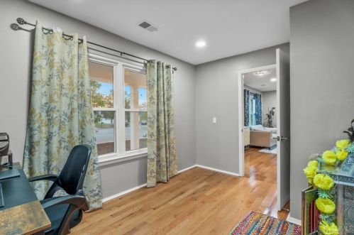 2 Thatcher Ct, Edison NJ  08820-2948 exterior