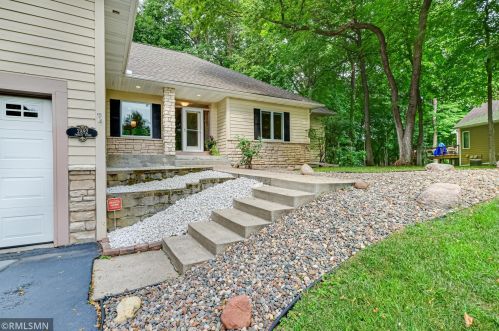 2892 Forest Rdg, Chaska, MN 55318-1112