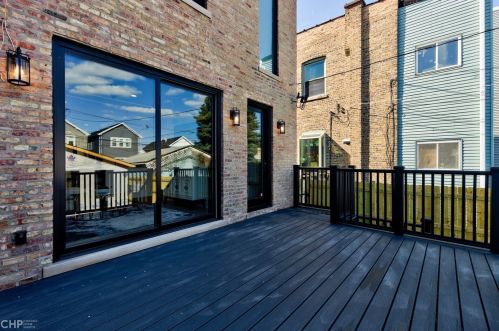 2637 Mozart St, Chicago IL  60647-1739 exterior