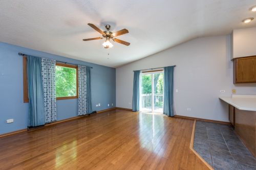 2445 Sheridan Rd, Waukegan, IL 60087-3156