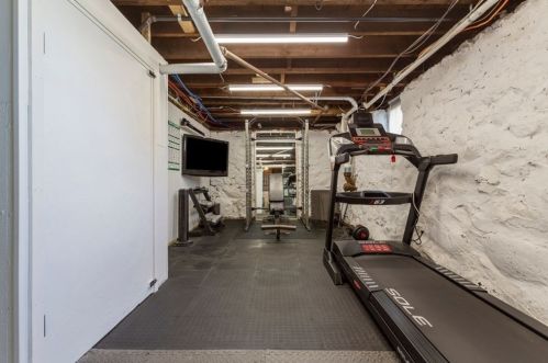 32 Pulaski St, Peabody MA 01960-1831 exterior