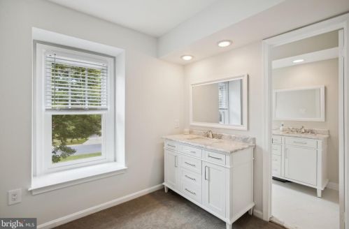 1006 Farm Haven Dr, Rockville MD 20852-4244 exterior