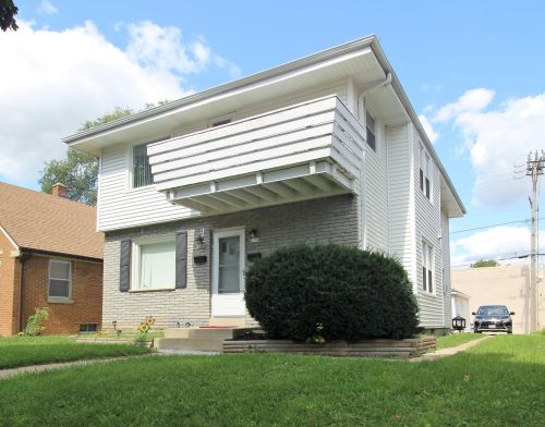 7406 Derby Pl, Milwaukee WI 53209-5841 exterior