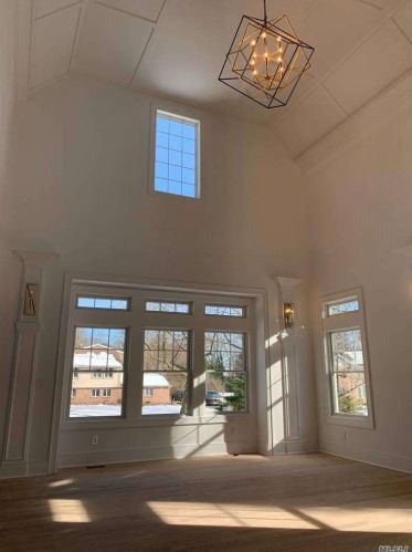 4 Capel Dr, Huntington Station NY 11746-5803 exterior