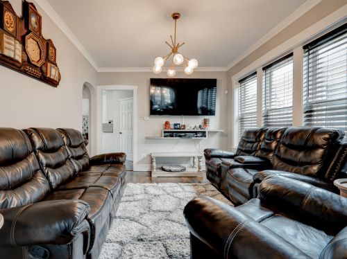 4545 Austin Ave, Chicago IL  60630-3115 exterior