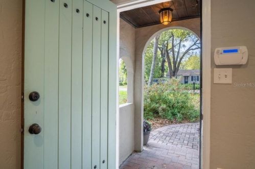 4711 Bay View Ave, Tampa FL 33611-1127 exterior