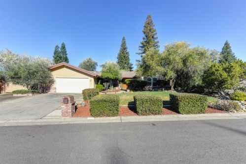 122 Oak Rock Cir, Folsom, CA 95630-2016