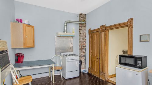 2400 Whipple St, Chicago IL 60655-2127 exterior