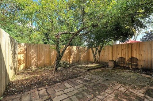 174 Jamestown Dr, Pittsburgh PA 15216-1021 exterior