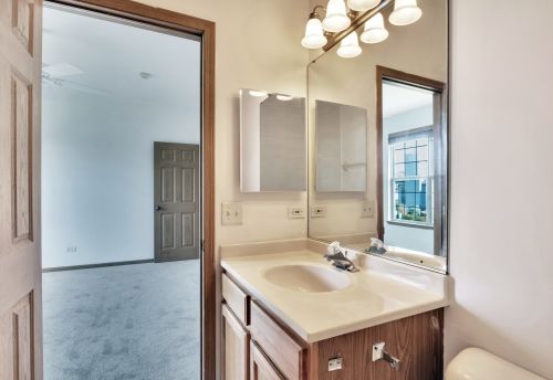 819 Duvall Dr, Bull Valley IL 60098-7019 exterior