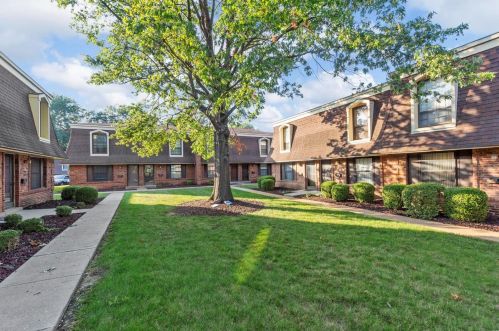 1841 Mansard Dr, Saint Louis MO 63125-2336 exterior