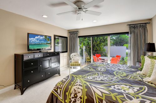 13 Gln Dr, Boynton Beach FL 33436-6207 exterior