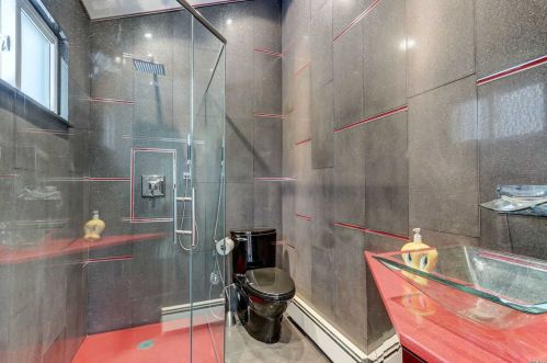 71 Euclid St, Valley Stream NY 11580-4148 exterior