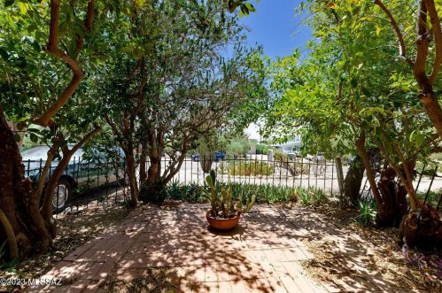 5011 13 St, Tucson AZ 85719-6210 exterior