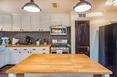 1531 Woodard St, Denison TX 75020-3140 exterior