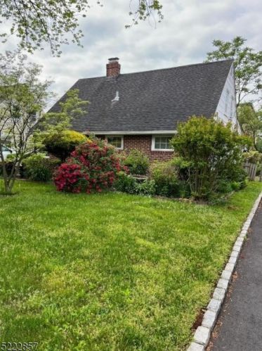 1025 Richard Blvd, Rahway, NJ 07065-1936