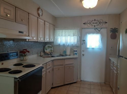 31 Huarte Way, Fort Pierce, FL 34952-8548