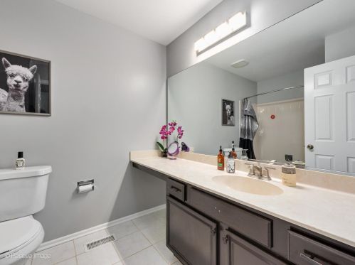 1693 Pearl Ct, Bull Valley IL 60014-2729 exterior