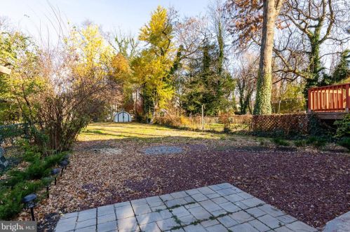 31 Chestnut Ave, Camden NJ 08107-2207 exterior