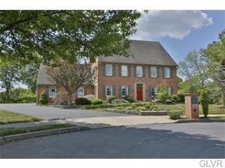 420 Barclay Dr, Bethlehem, PA 18017-3855