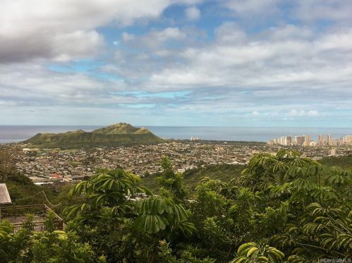 1994 Alaeloa St, Honolulu, HI 96821-1019