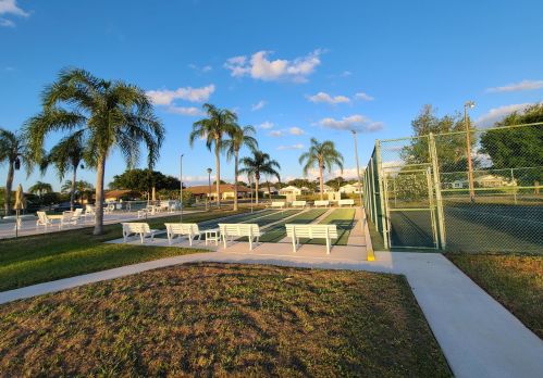 5855 Moss Ct, Fort Pierce FL 34982-3965 exterior