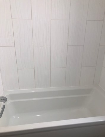 8422 Saginaw Ave, Chicago IL 60617-2028 exterior