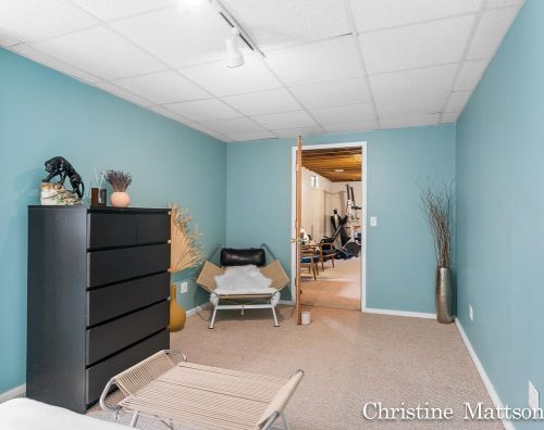 1233 Kreiser Ter, Grand Rapids MI 49506-4082 exterior