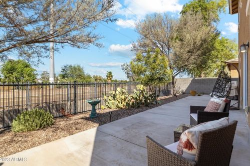 2730 Ellis St, Phoenix AZ 85042-6330 exterior