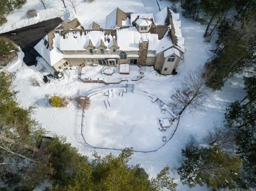 596 Cardinal Cir, Torrington CT 06790-2164 exterior