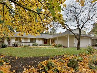 8235 89 Ave, Portland OR  97266-4754 exterior