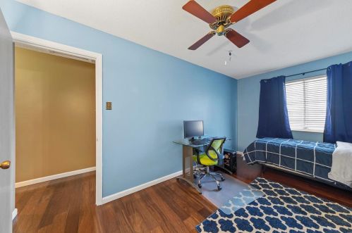 8757 Santa Bella Dr D, Hazelwood MO 63042-2917 exterior