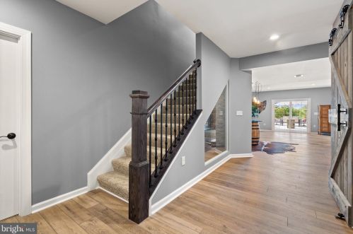 23073 Creighton Farms Dr, Leesburg VA 20175-6491 exterior